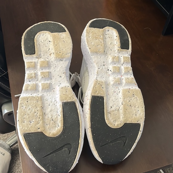 Nike React Shoes - Picture 3 of 4